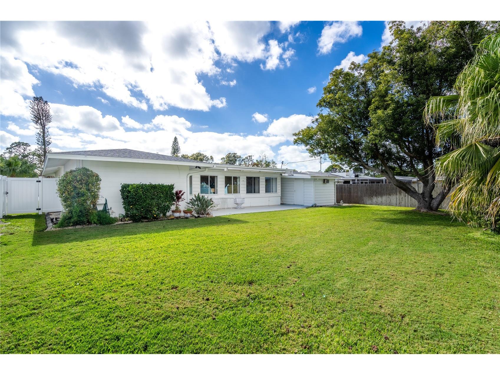 2449 Breakwater Circle Sarasota FL 34231 A4593400 image11