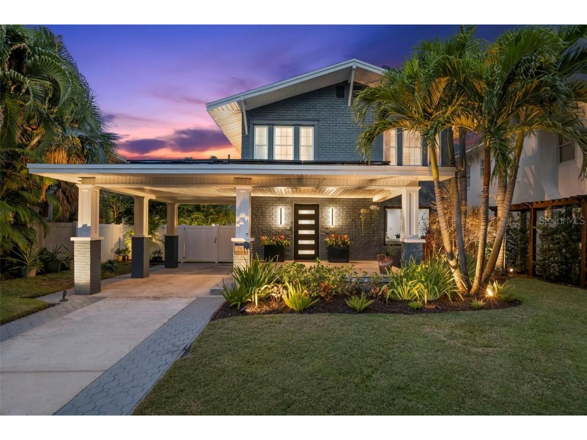 245 14th Avenue NE Saint Petersburg FL 33701 U8228321 image1