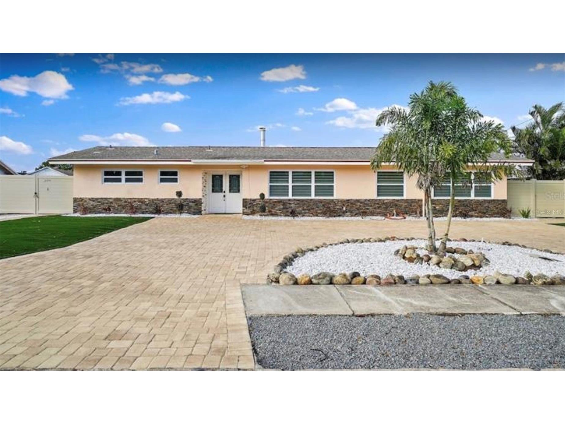 245 78 Th Avenue N Saint Petersburg FL 33702 TB8500445 image1