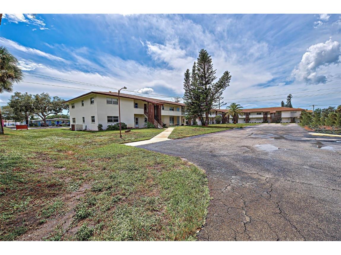 245 Center Road #104 Venice FL 34285 C7481511 image1