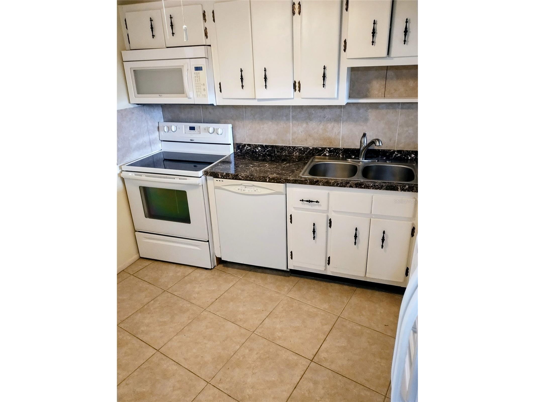 245 Center Road #109 Venice FL 34285 A4684522 image2