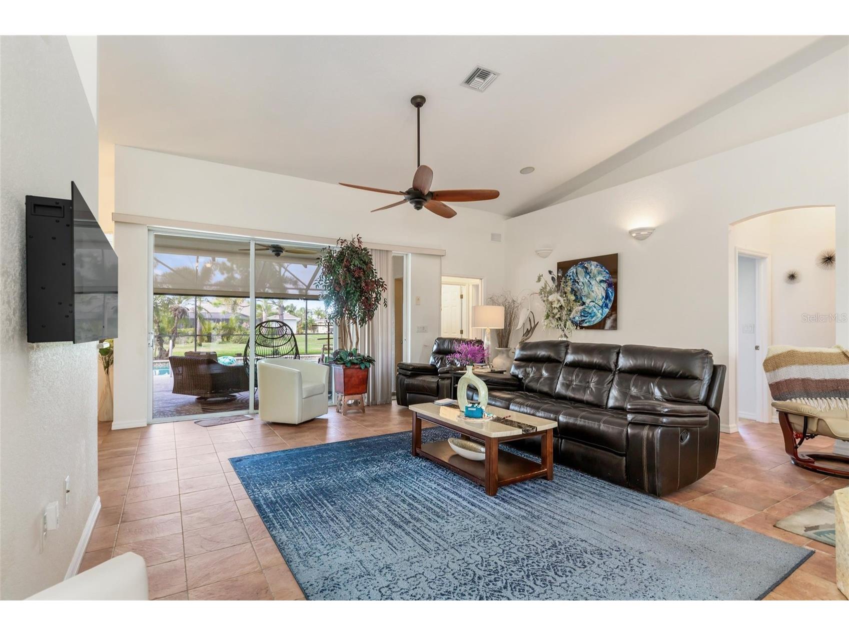 245 Rotonda Boulevard N Rotonda West FL 33947 D6146118 image5