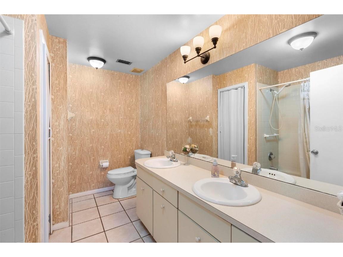 245 Terrace Hill Boulevard #1E Debary FL 32713 V4940576 image23