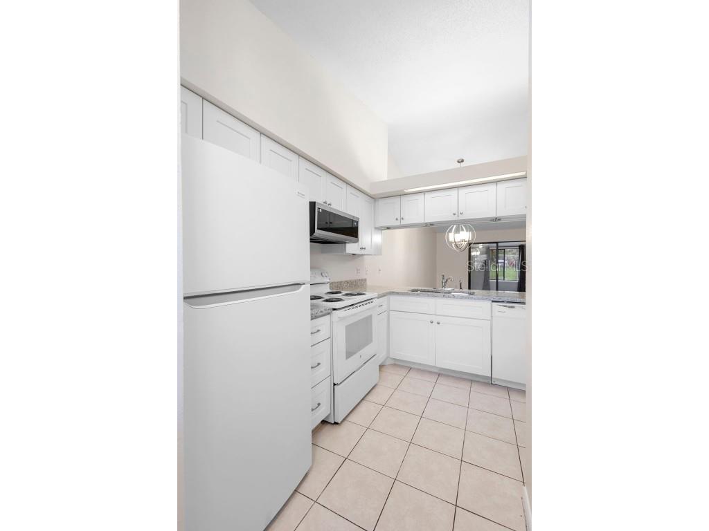 245 Terrace Hill Boulevard #1E Debary FL 32713 V4940576 image5