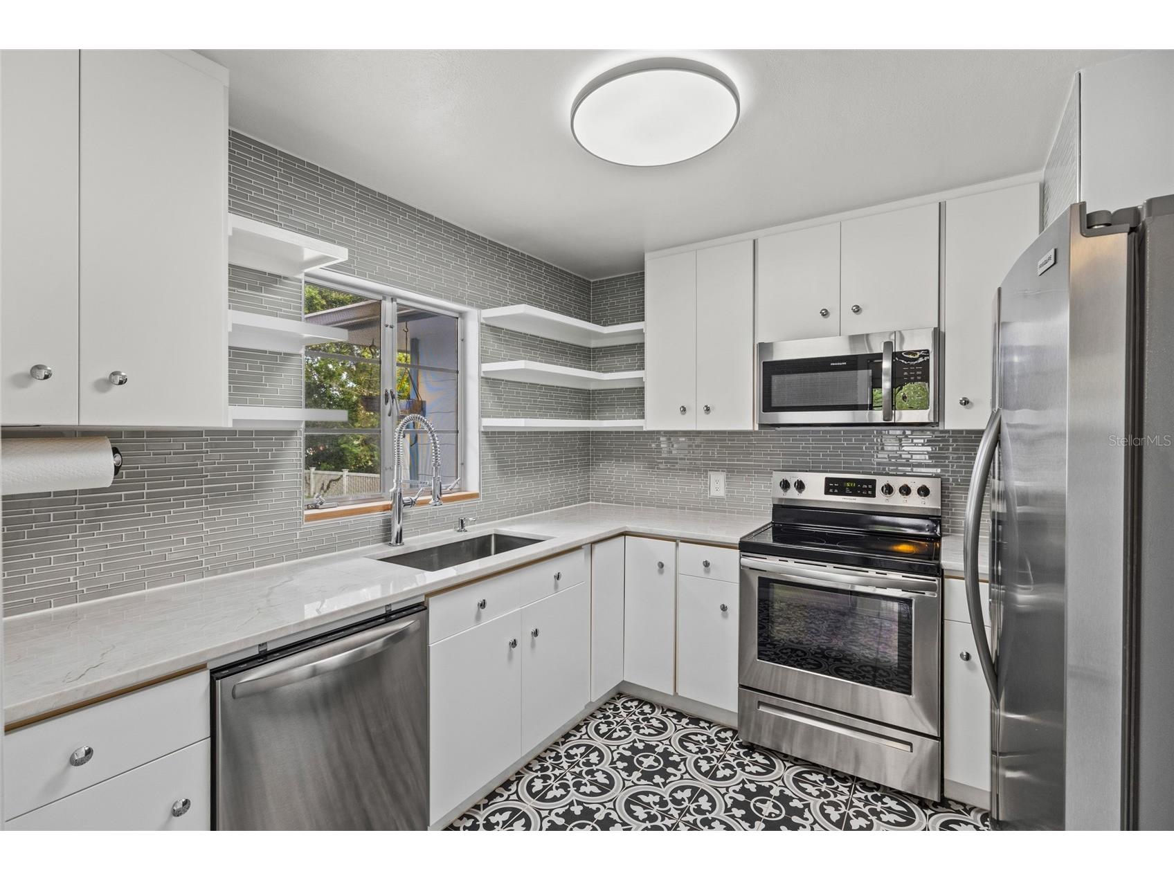 2450 49th Street S Saint Petersburg FL 33711 TB8515084 image14