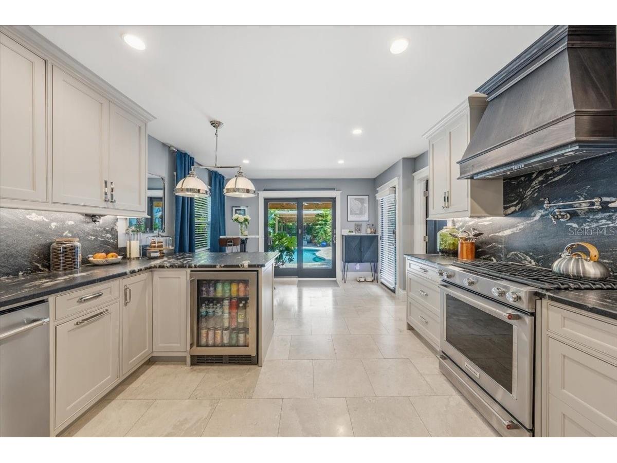 2450 Burlington Avenue N Saint Petersburg FL 33713 TB8513835 image10