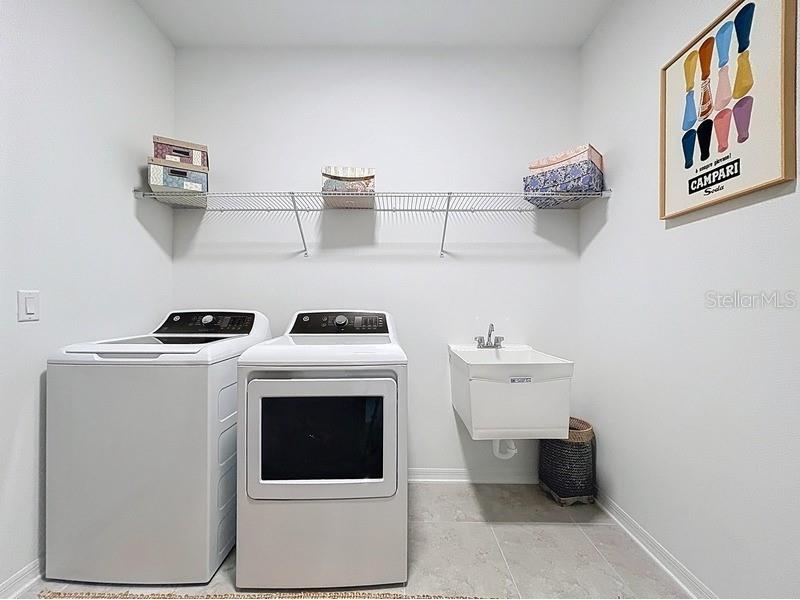 2450 Sunny Pebble Loop Zephyrhills FL 33540 TB8429840 image25