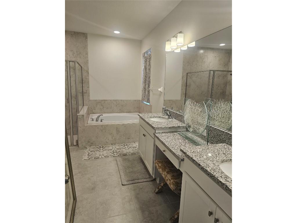 2450 Sunny Pebble Loop Zephyrhills FL 33540 TB8429840 image32