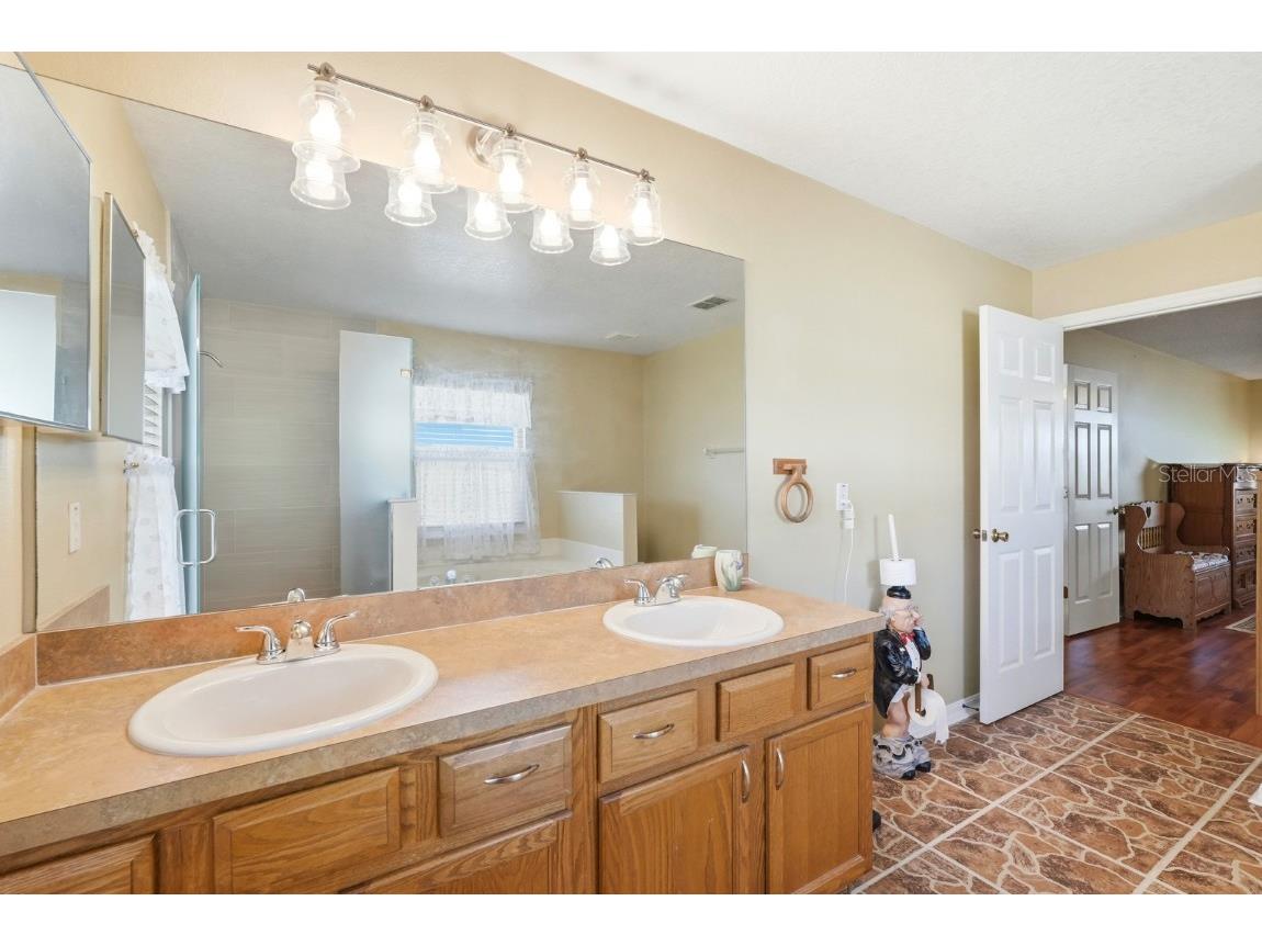 2450 Walkertown Avenue Deltona FL 32725 FC314848 image22