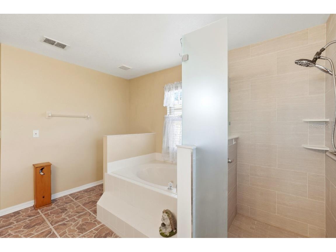 2450 Walkertown Avenue Deltona FL 32725 FC314848 image23