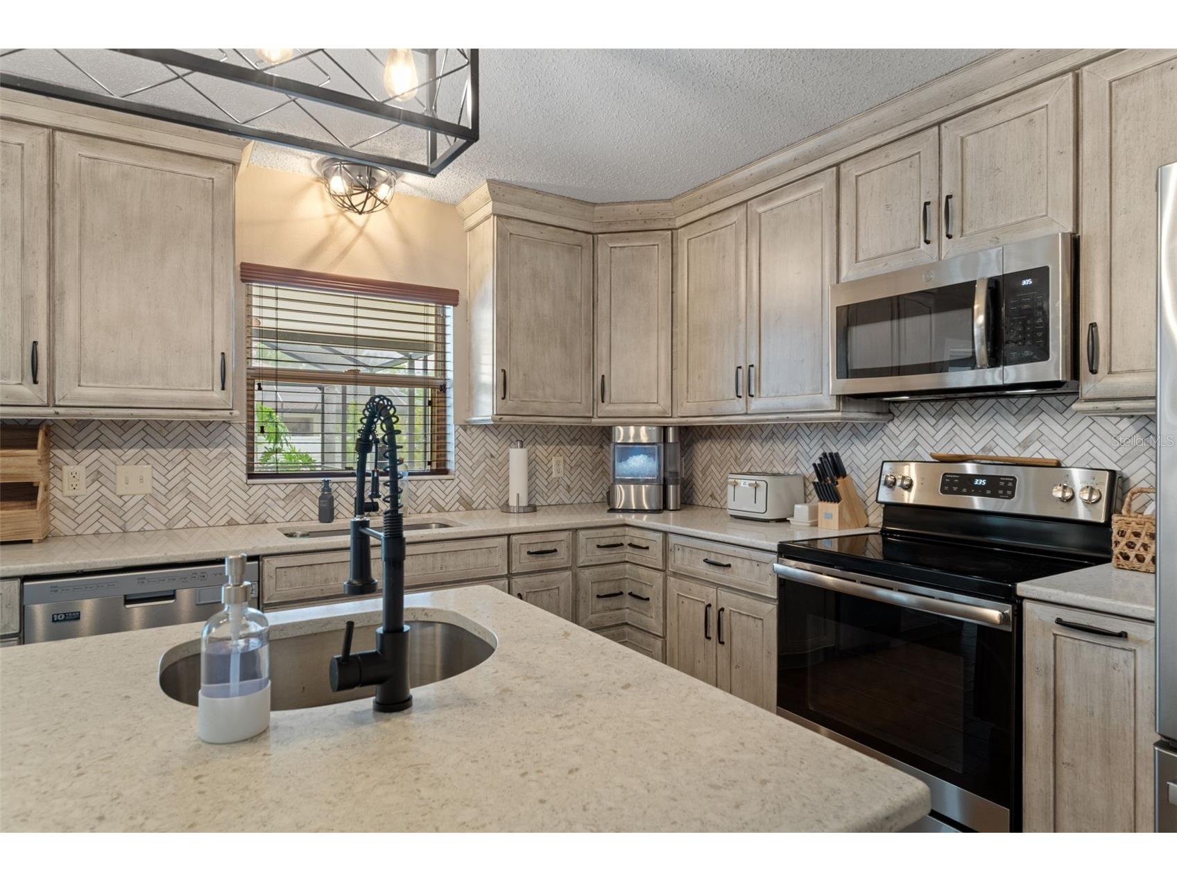 2451 Deltona Boulevard Spring Hill FL 34606 W7885354 image14