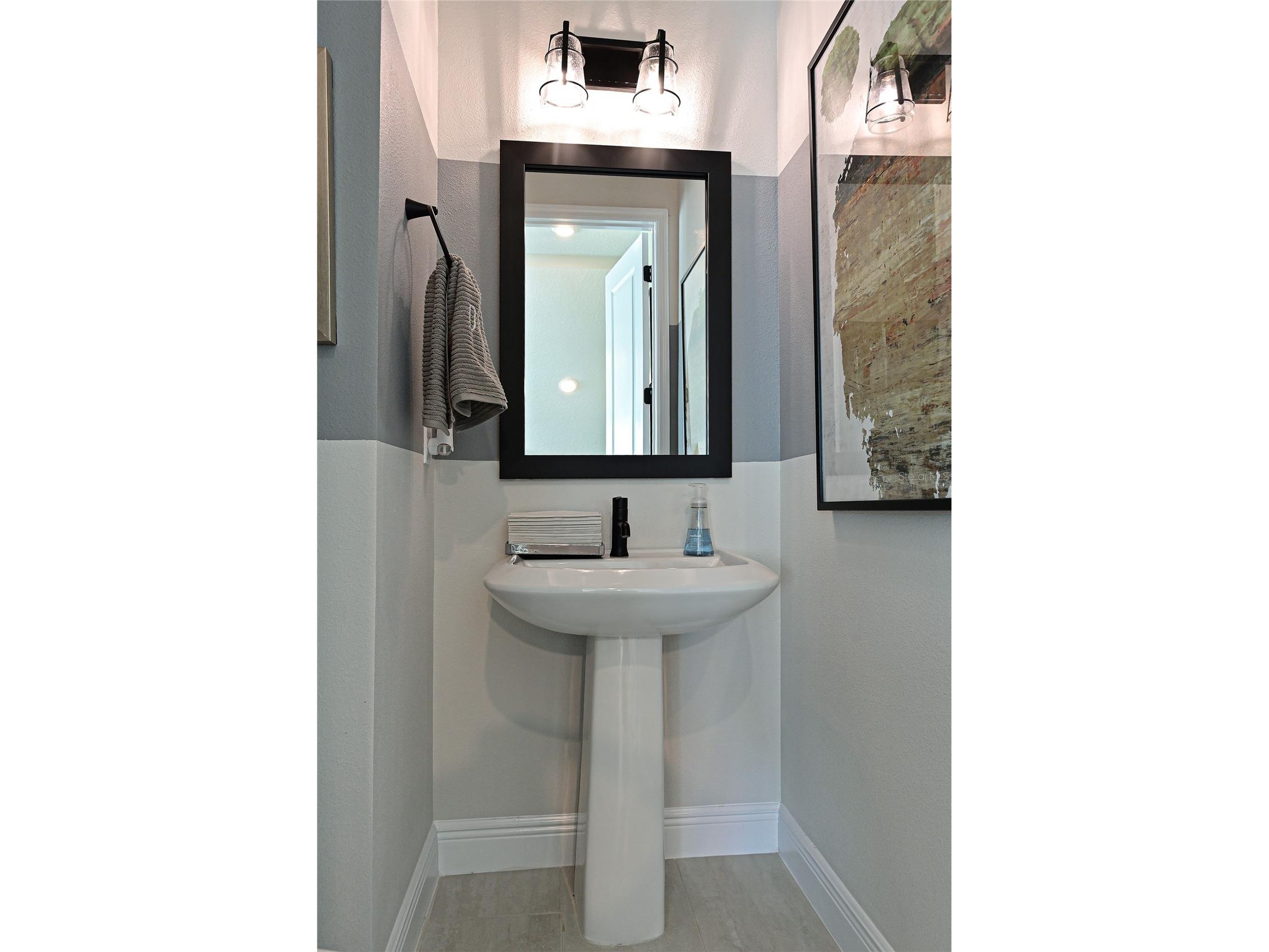 2451 Mangum Court Sarasota FL 34237 A4689375 image26