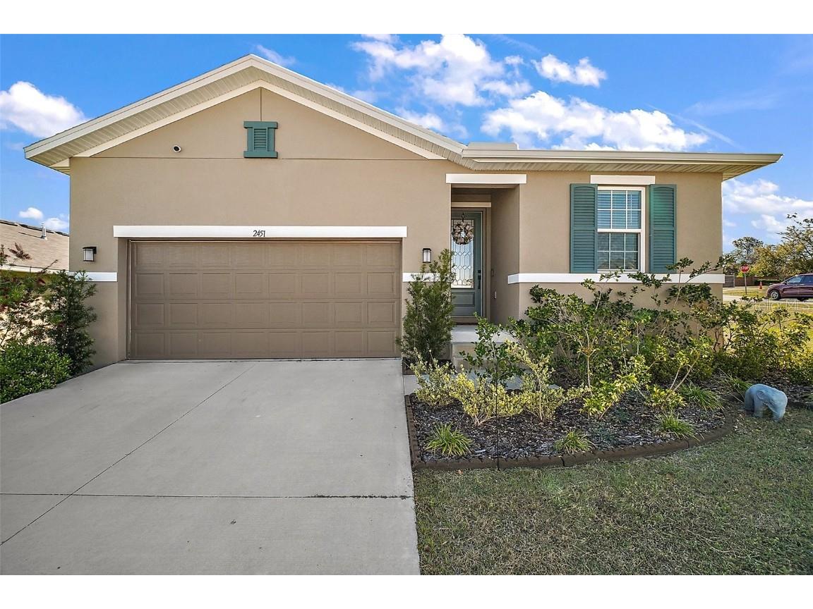 2451 Spring Breeze Drive Leesburg FL 34748 O6292663 image1