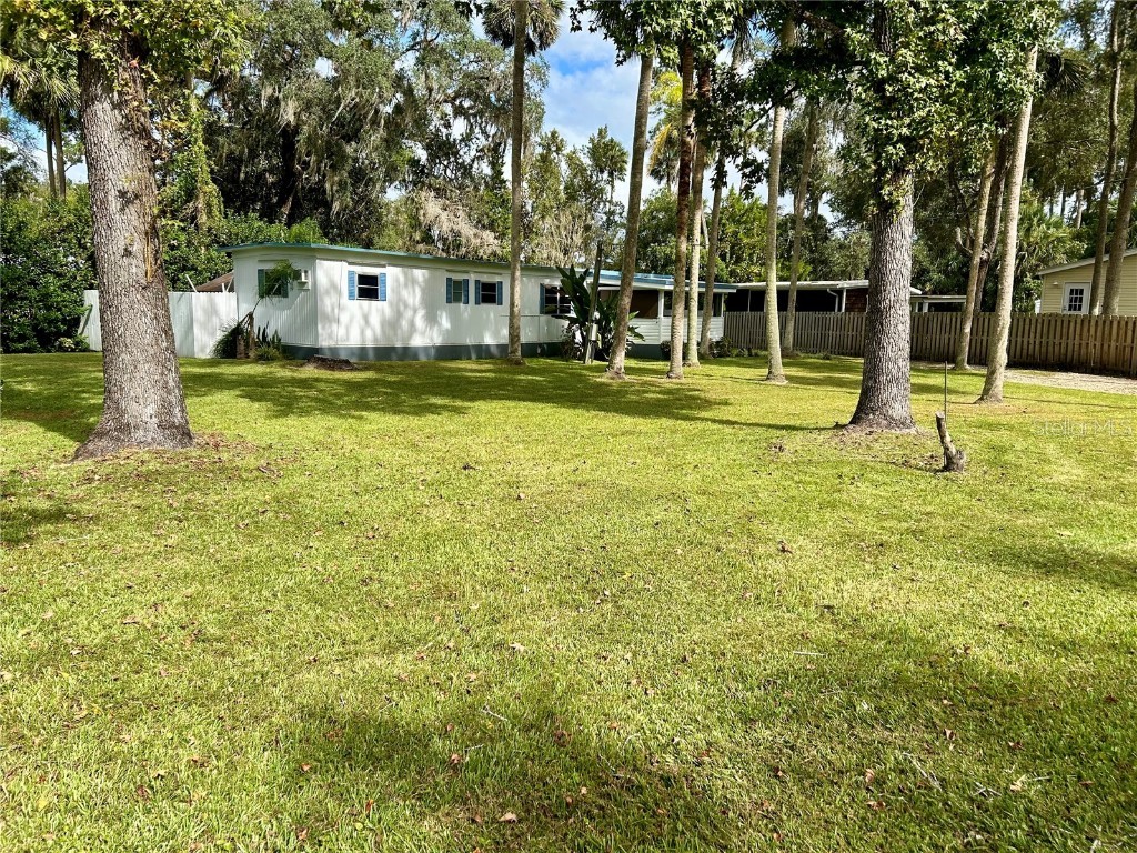 24519 Pearl Street Astor FL 32102 - ST JOHNS RIVER V4939485 image1