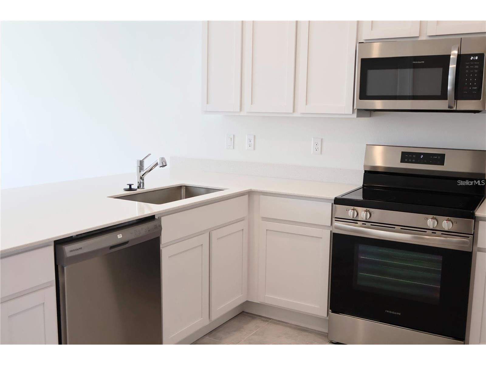 2452 Skyline Loop Kissimmee FL 34758 S5153808 image2