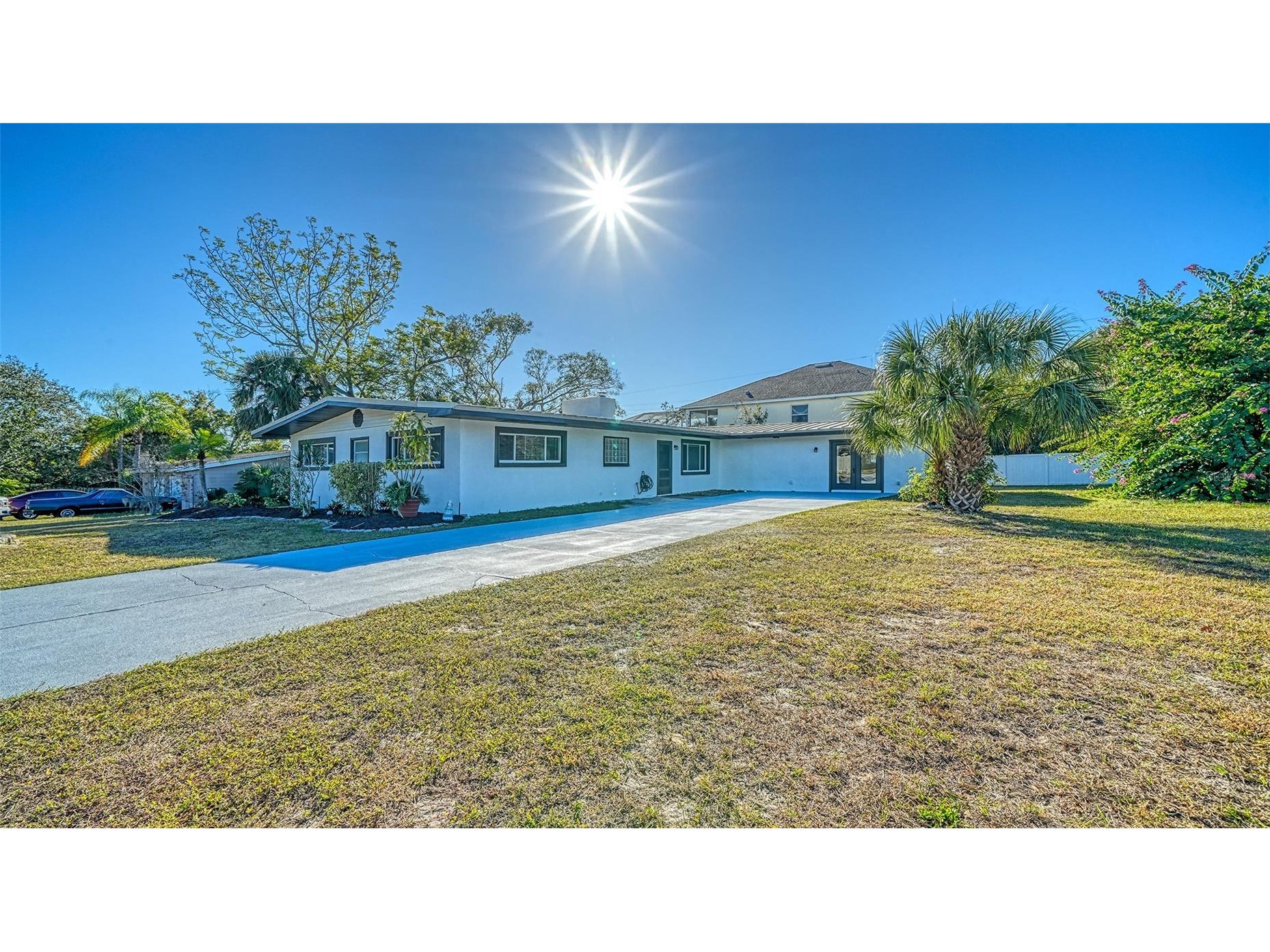 2452 Whippoorwill Circle Sarasota FL 34231 A4675147 image1