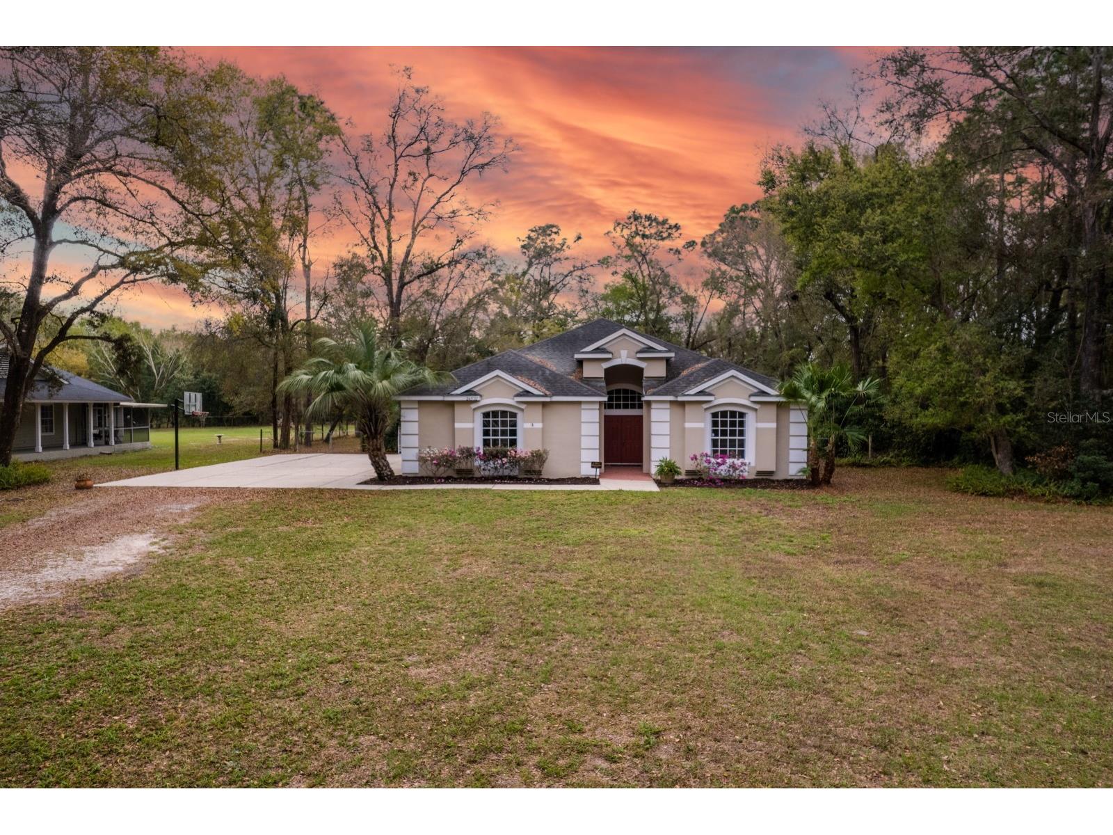 24520 Rolling Oak Road Sorrento FL 32776 G5109104 image1