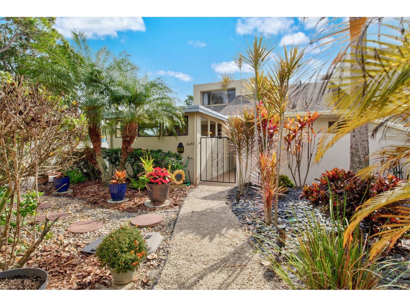 2453 Crispin Court #F4 Sarasota FL 34235 A4678095 image1