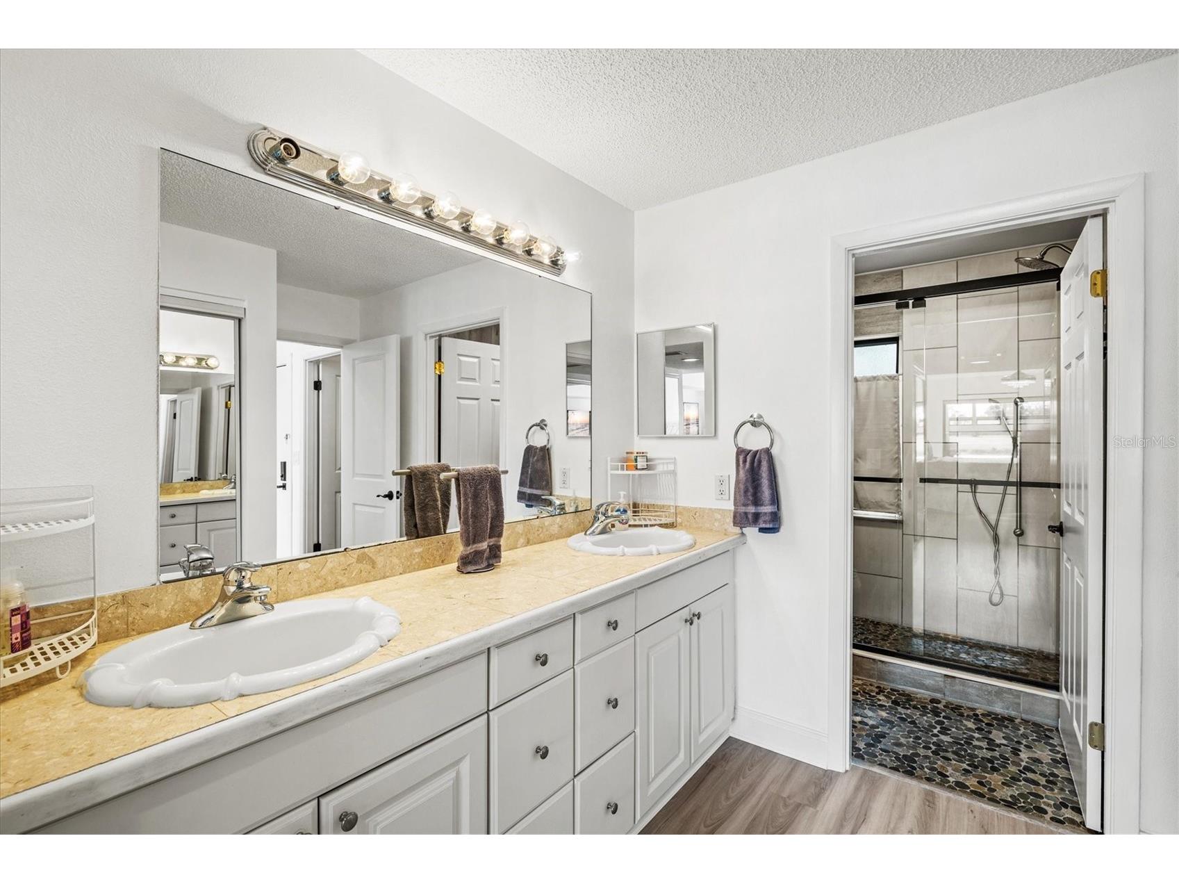 2453 Crispin Court #F4 Sarasota FL 34235 A4678095 image16