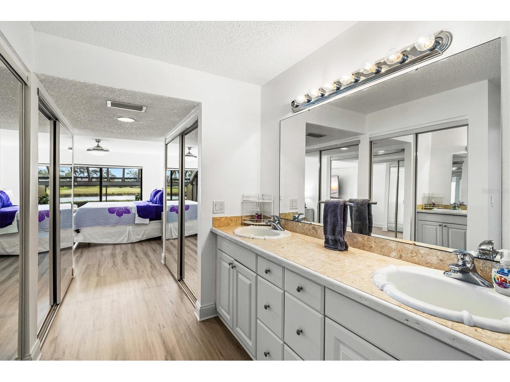 2453 Crispin Court #F4 Sarasota FL 34235 A4678095 image18