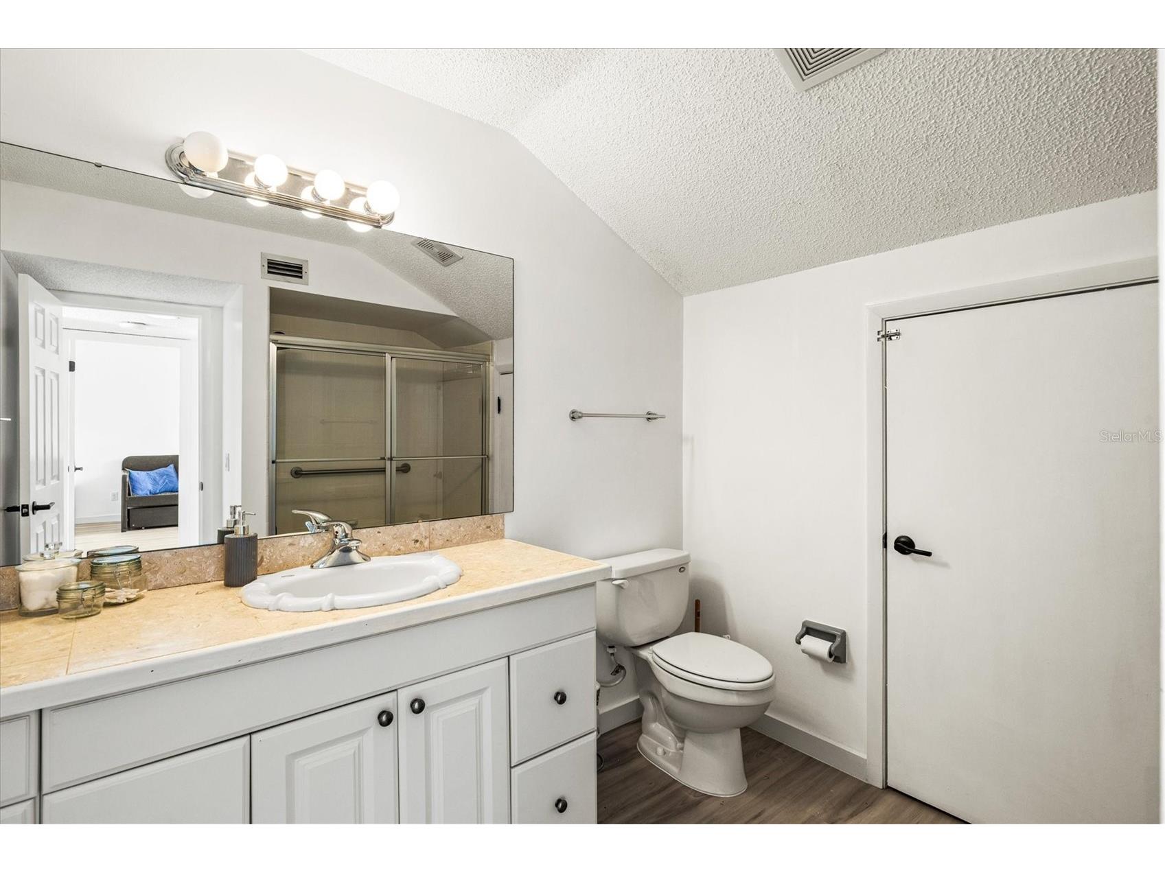 2453 Crispin Court #F4 Sarasota FL 34235 A4678095 image22