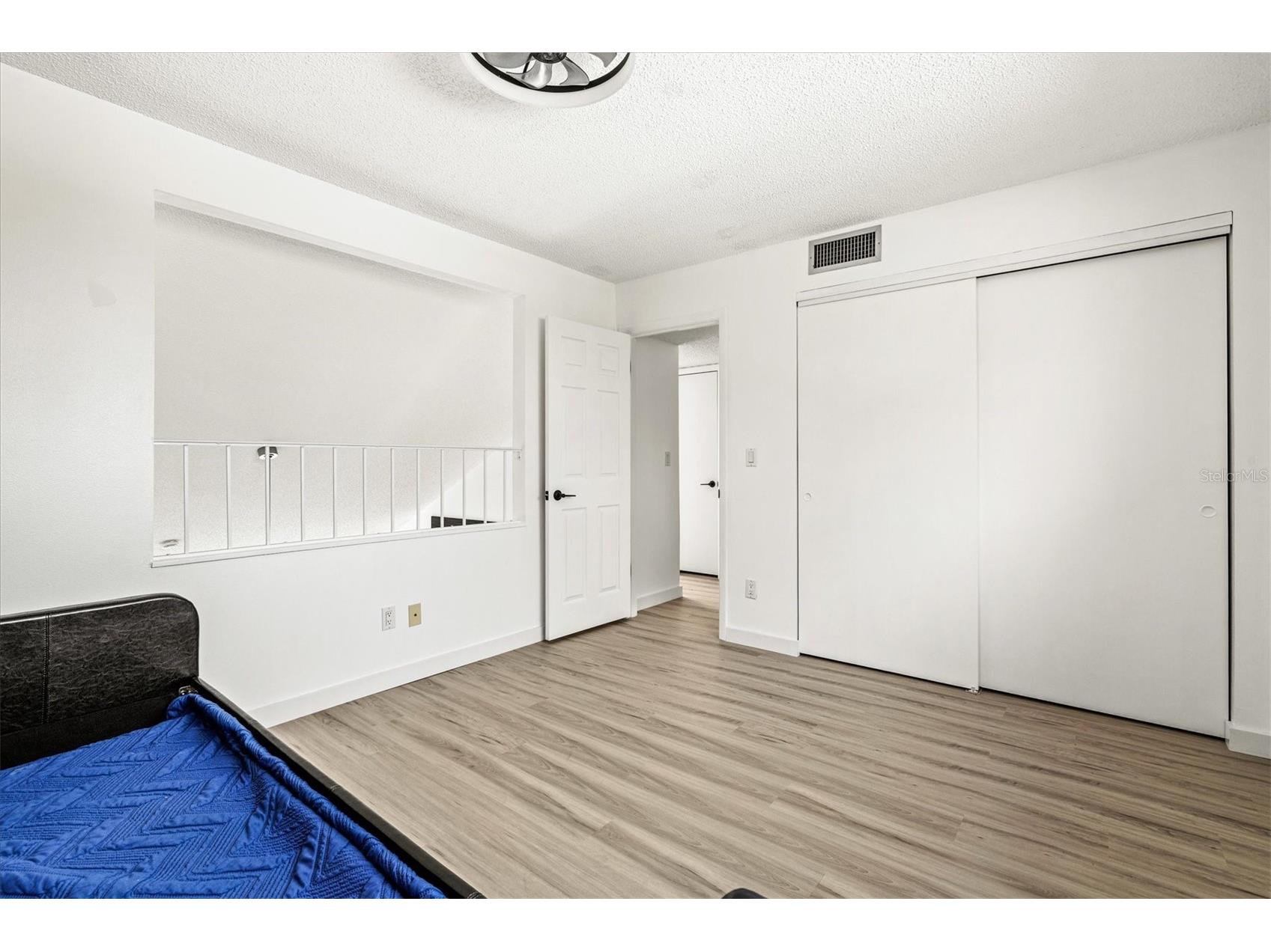 2453 Crispin Court #F4 Sarasota FL 34235 A4678095 image24
