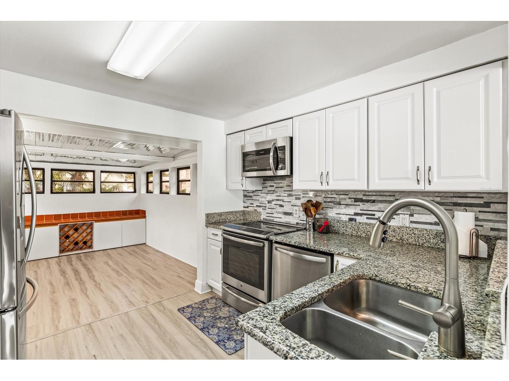 2453 Crispin Court #F4 Sarasota FL 34235 A4678095 image9