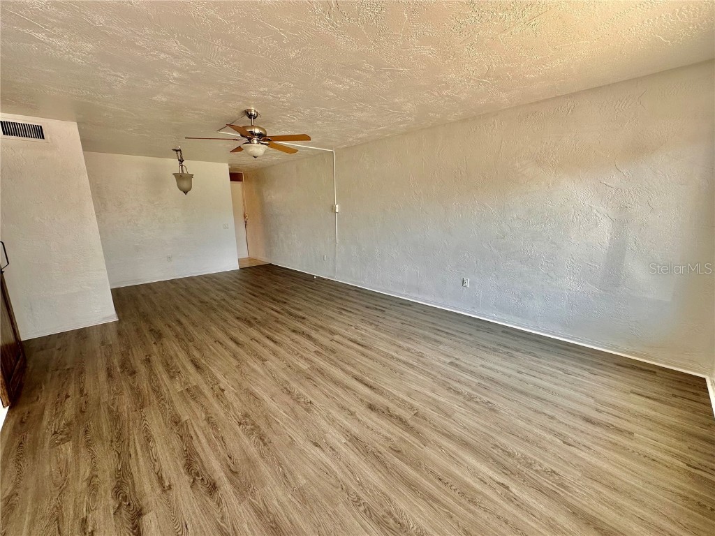 2454 Australia Way E #12 Clearwater FL 33763 TB8420565 image3