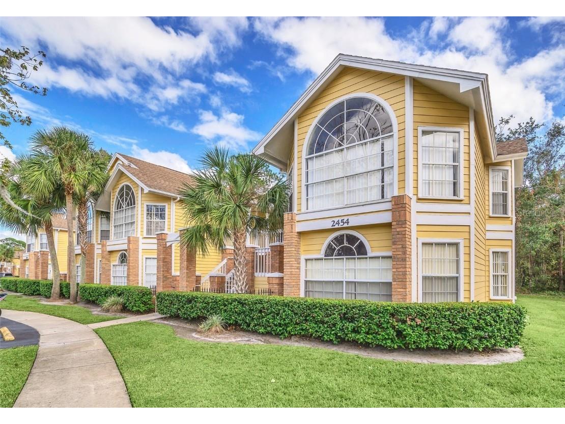 2454 Sweetwater Club Circle #30 Kissimmee FL 34746 S5115067 image1