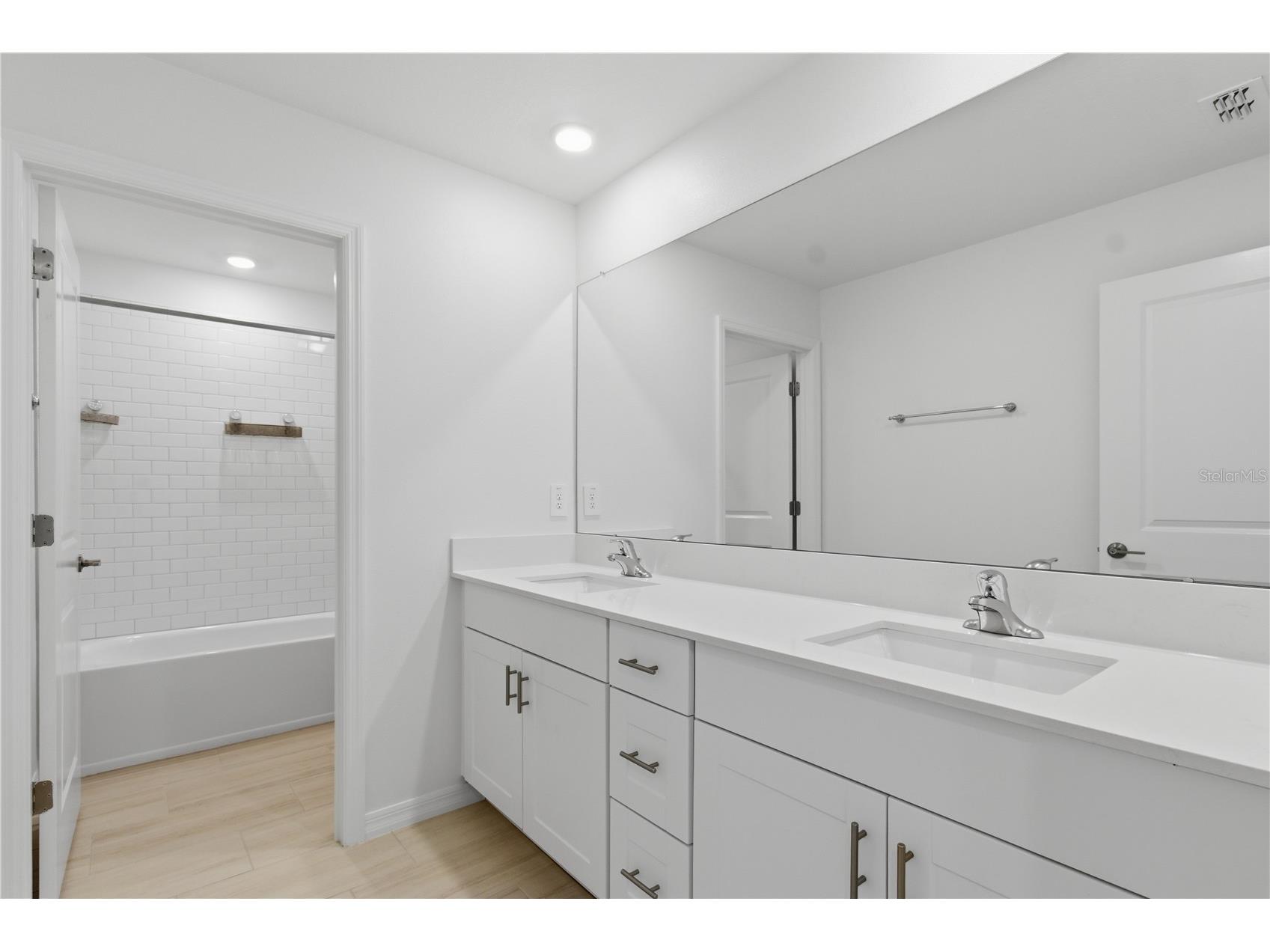 2455 Lanier Road Zephyrhills FL 33541 TB8475519 image28