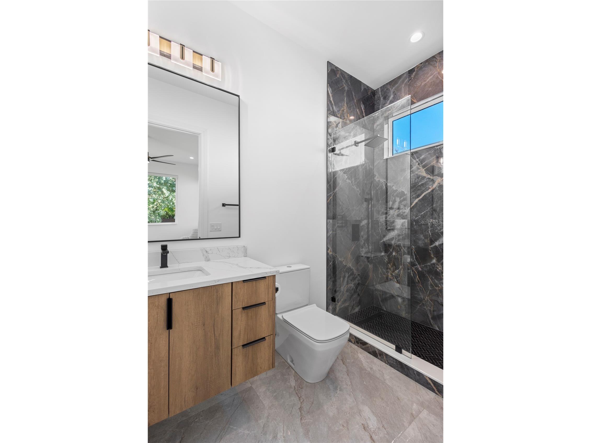 2456 Missara Lane Sarasota FL 34231 A4663280 image15