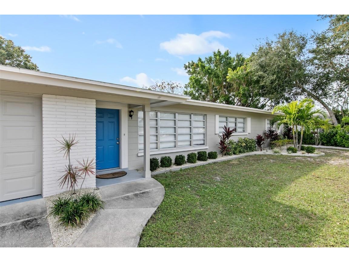 2456 Sunnyside Street Sarasota FL 34239 A4592573 image1
