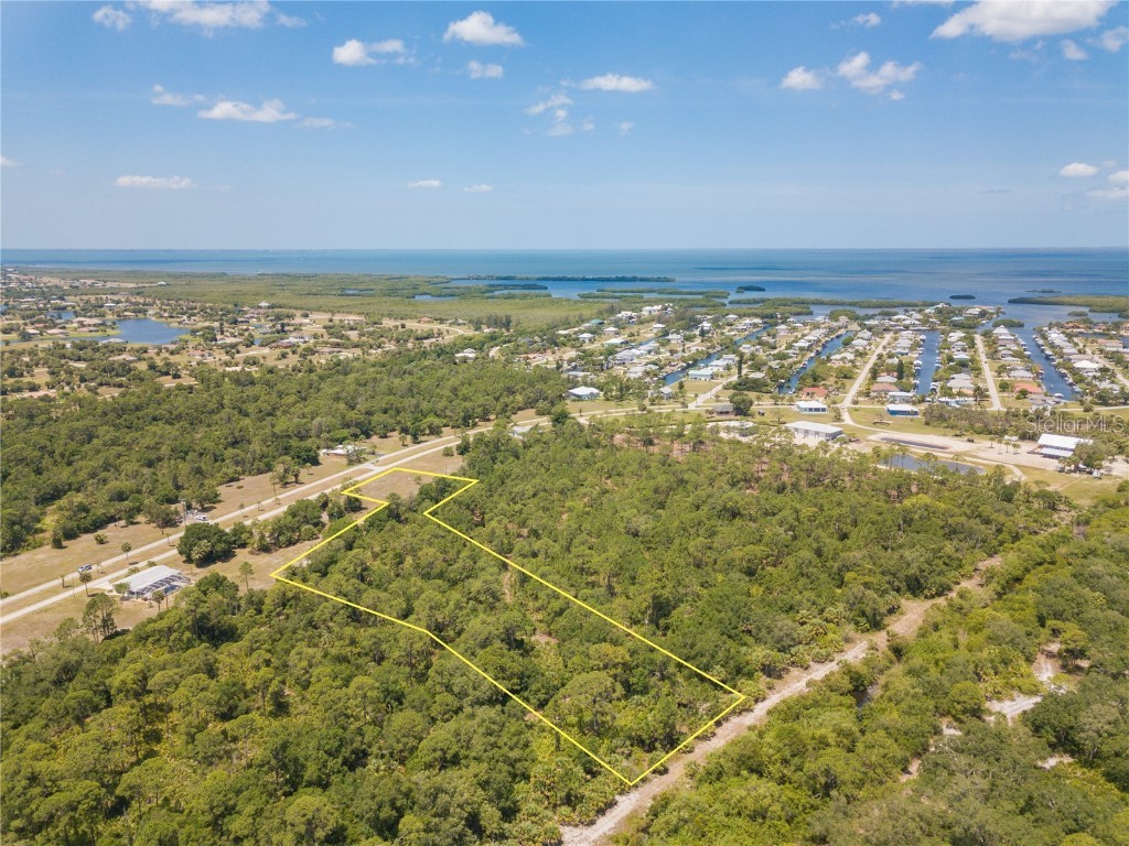 24562 Yacht Club Boulevard Punta Gorda FL 33955 C7458742 image1