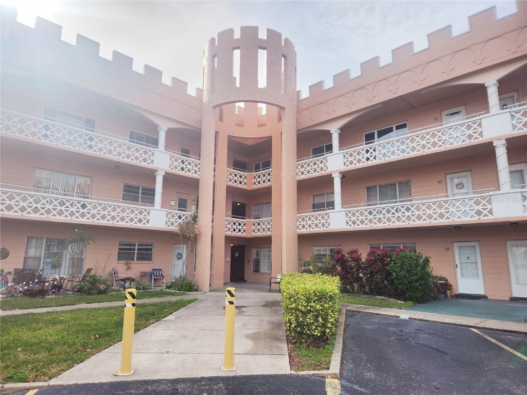 2457 Ecuadorian Way #39 Clearwater FL 33763 U8227864 image1