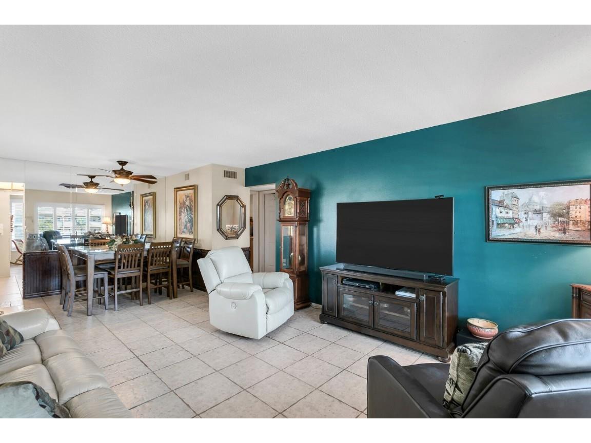 2457 Ecuadorian Way #59 Clearwater FL 33763 TB8453405 image3