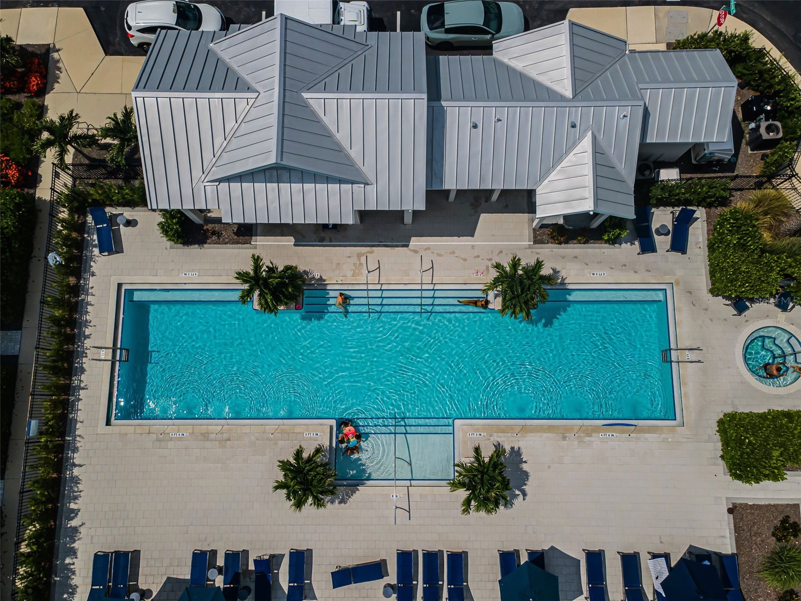 2458 Mangum Court Sarasota FL 34237 TB8523329 image2