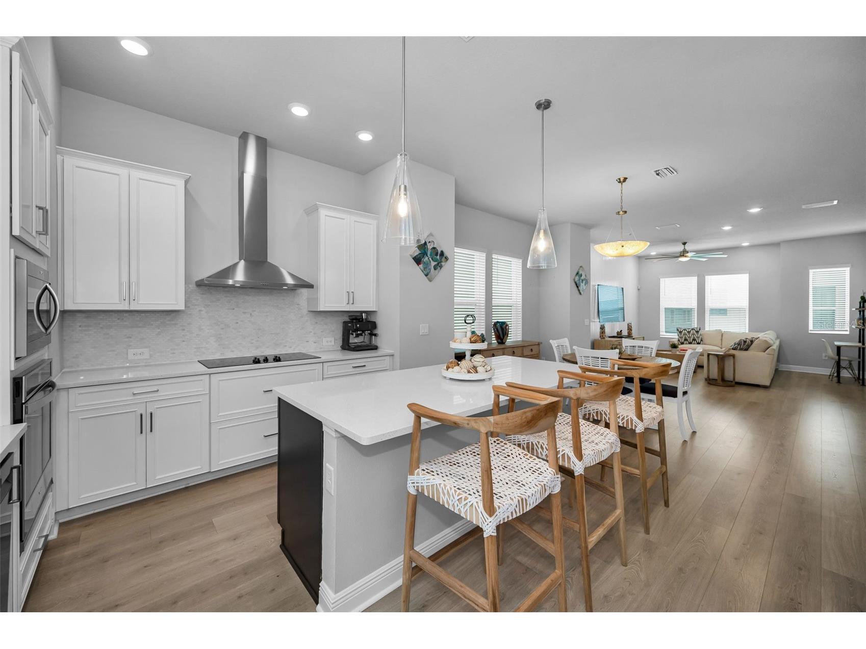 2458 Mangum Court Sarasota FL 34237 TB8523329 image3