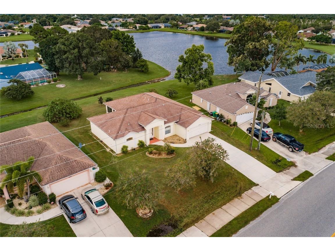 2458 Rio De Janeiro Avenue Punta Gorda FL 33983 C7469002 image1