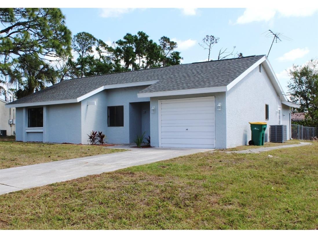 2458 Strawlawn Street Port Charlotte FL 33948 C7472289 image1