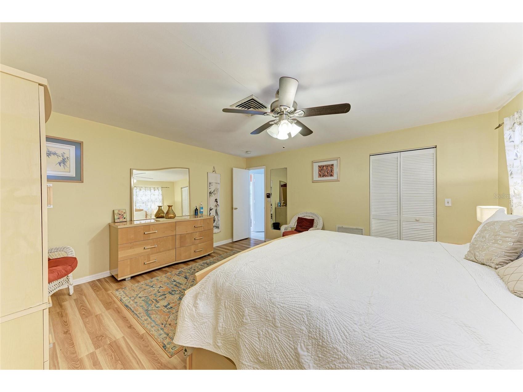 2458 Waldemere Street Sarasota FL 34239 N6144122 image37