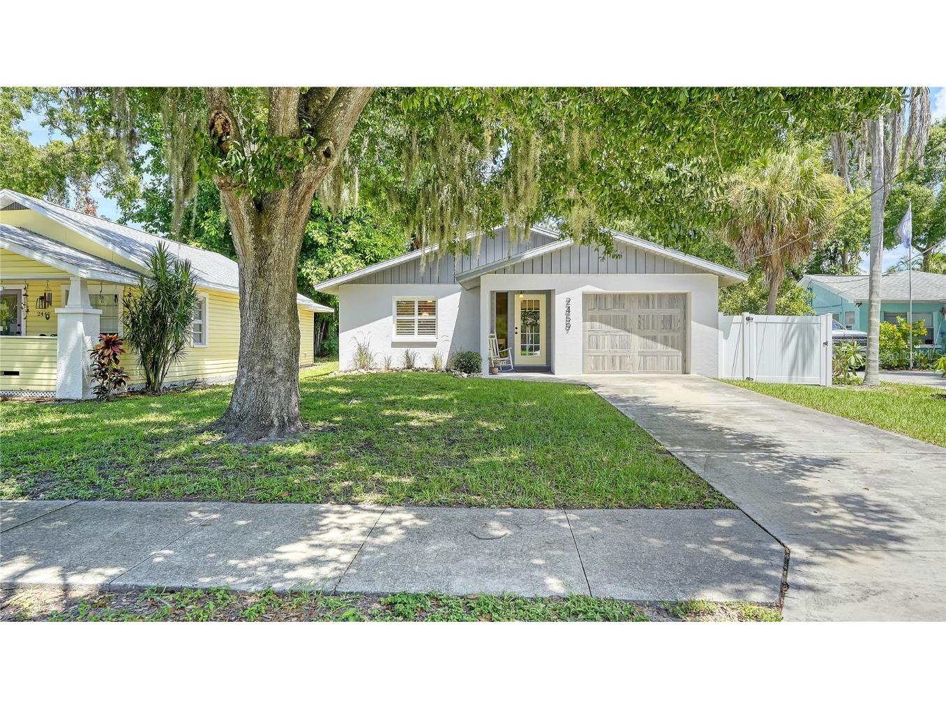 2459 Bay Street Sarasota FL 34237 A4621148 image1