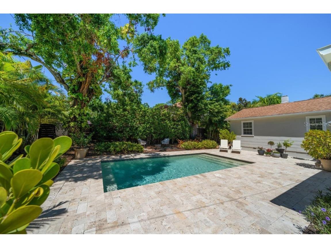 246 20th Avenue NE Saint Petersburg FL 33704 TB8375905 image1