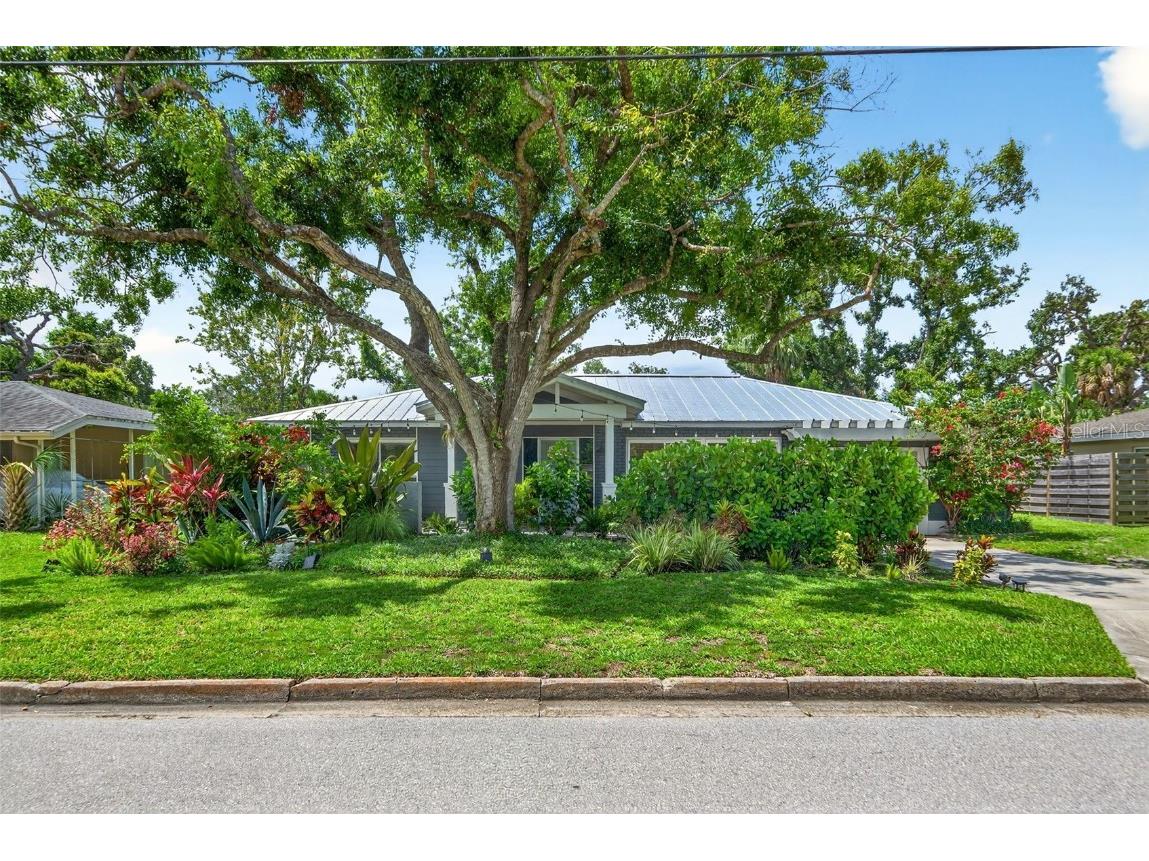 2460 Hillview Street Sarasota FL 34239 A4657687 image1