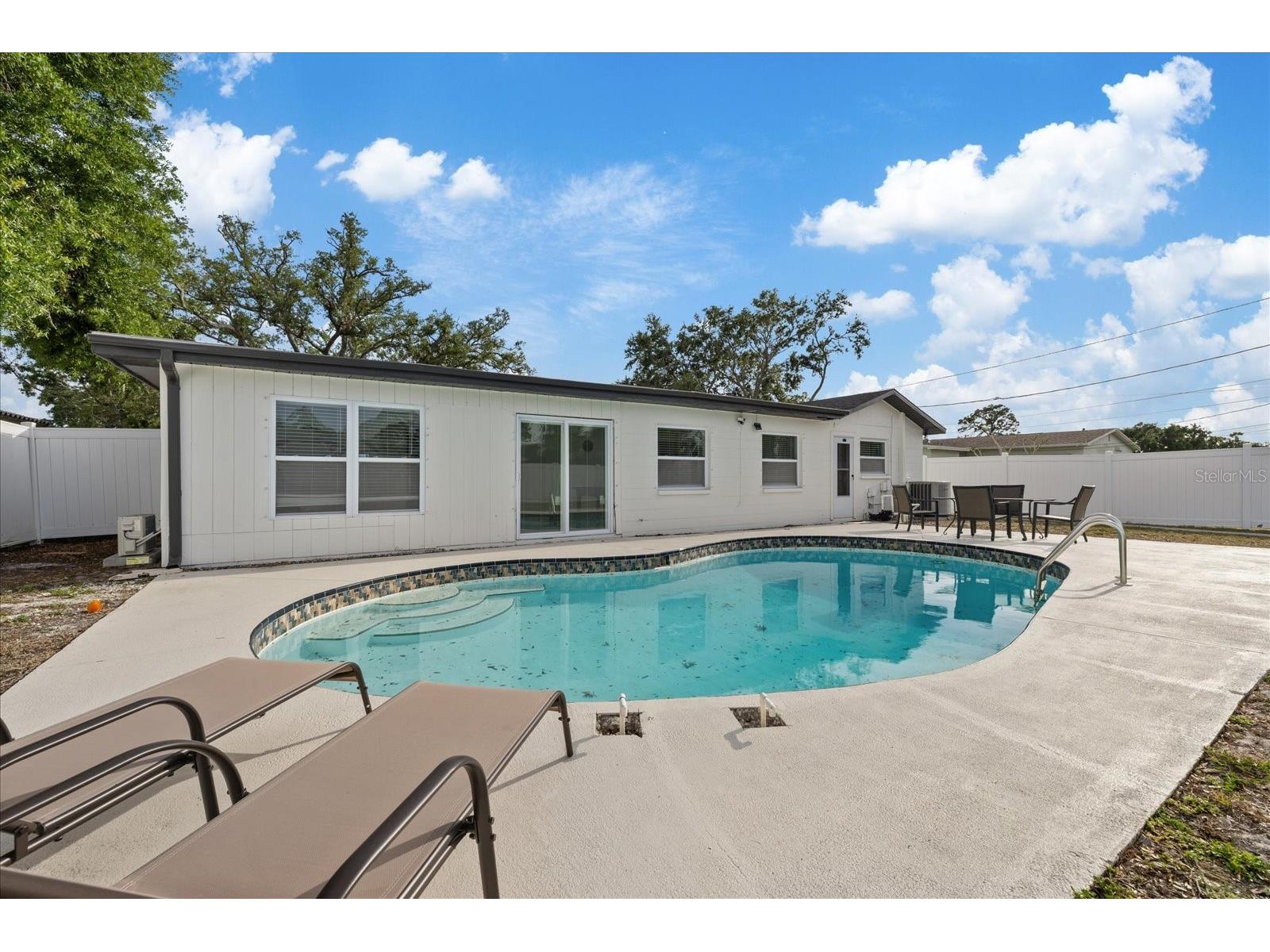 2461 69th Avenue S Saint Petersburg FL 33712 TB8508604 image33