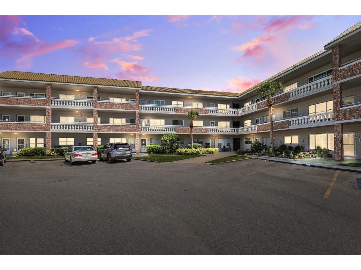 2461 Rhodesian Drive #37 Clearwater FL 33763 TB8386988 image1