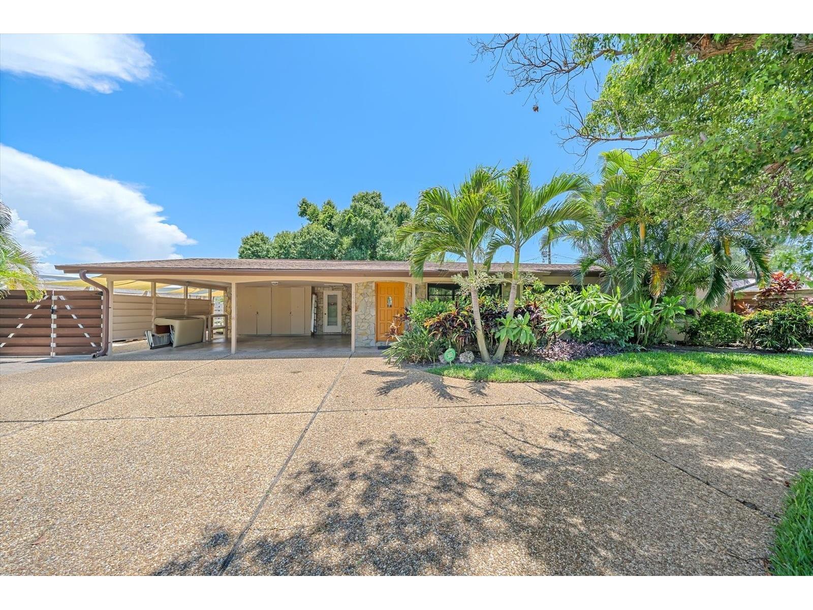 2462 Clematis Street Sarasota FL 34239 A4697812 image1