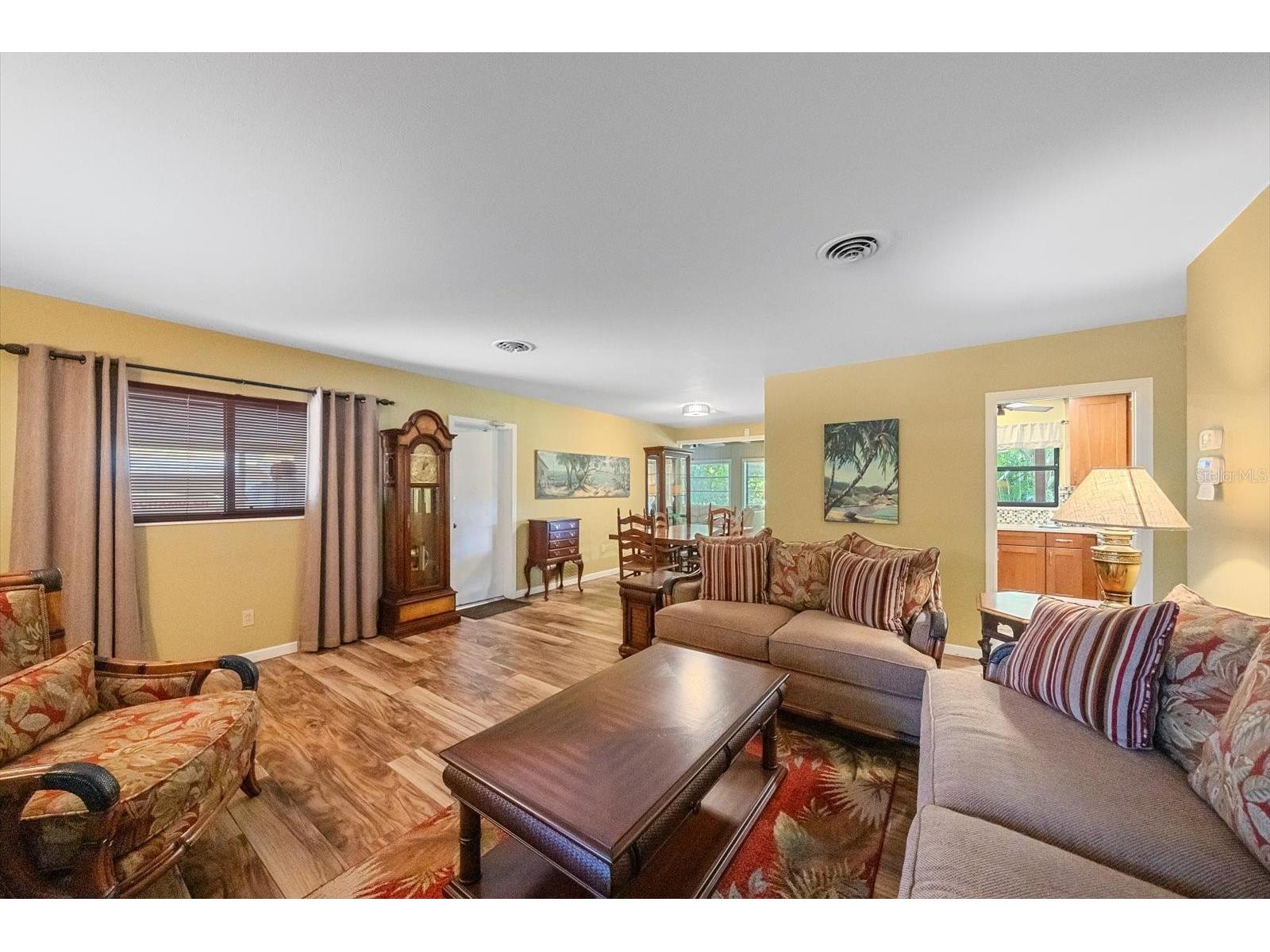 2462 Clematis Street Sarasota FL 34239 A4697812 image10