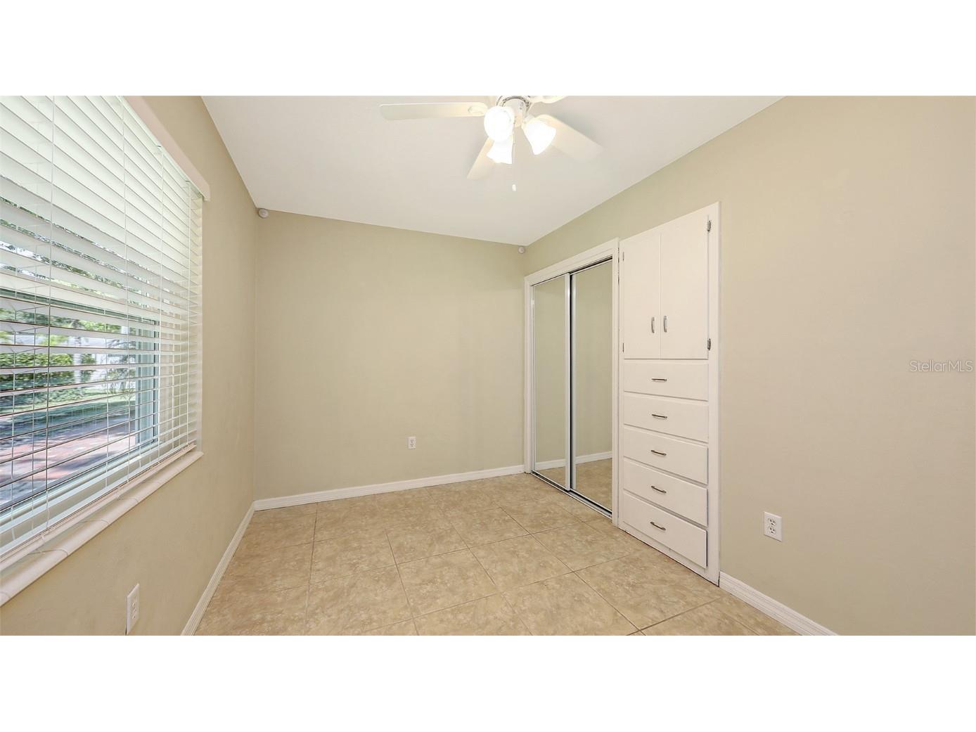 2462 Hyde Park Street Sarasota FL 34239 A4656508 image14