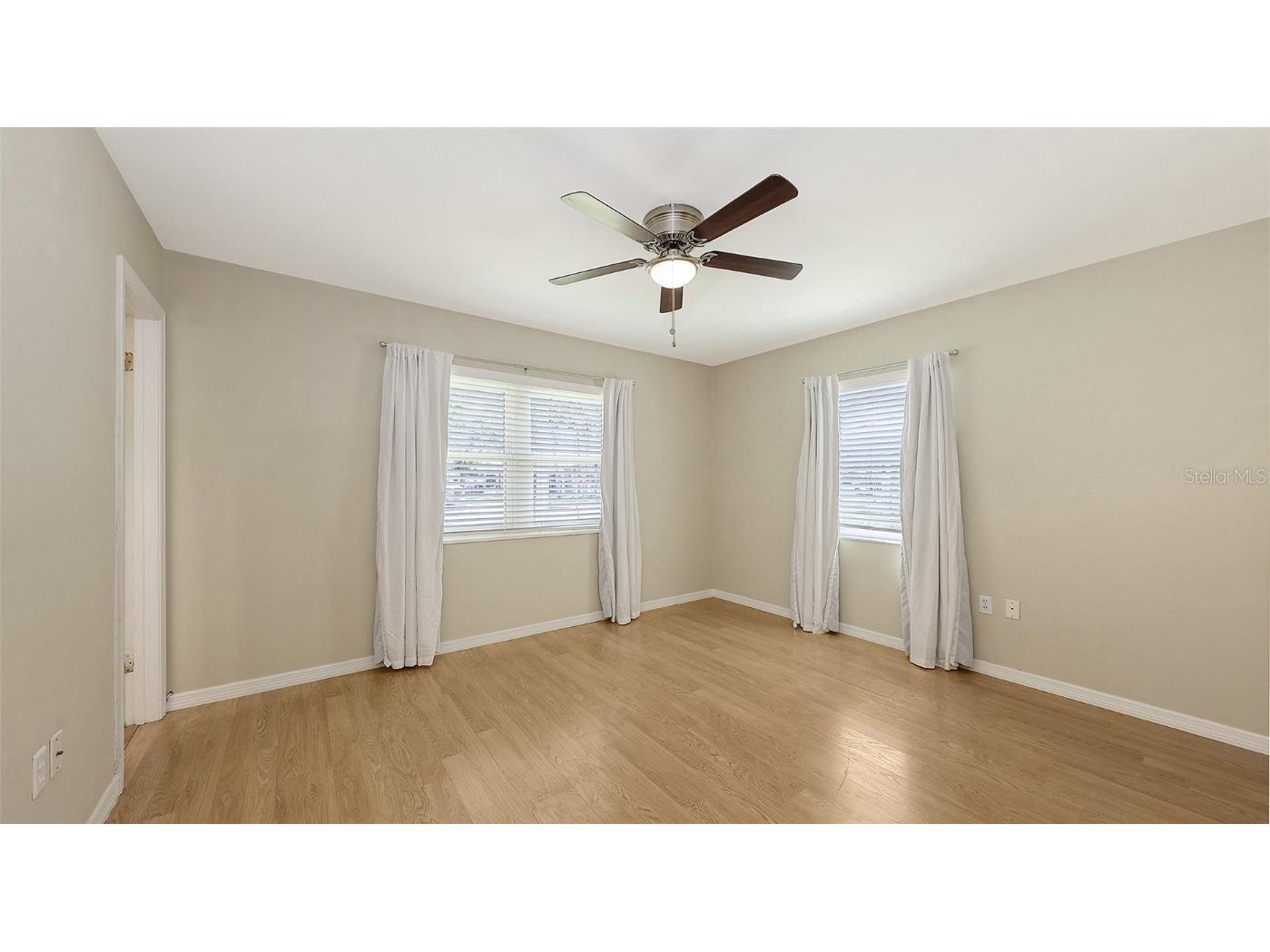 2462 Hyde Park Street Sarasota FL 34239 A4656508 image17