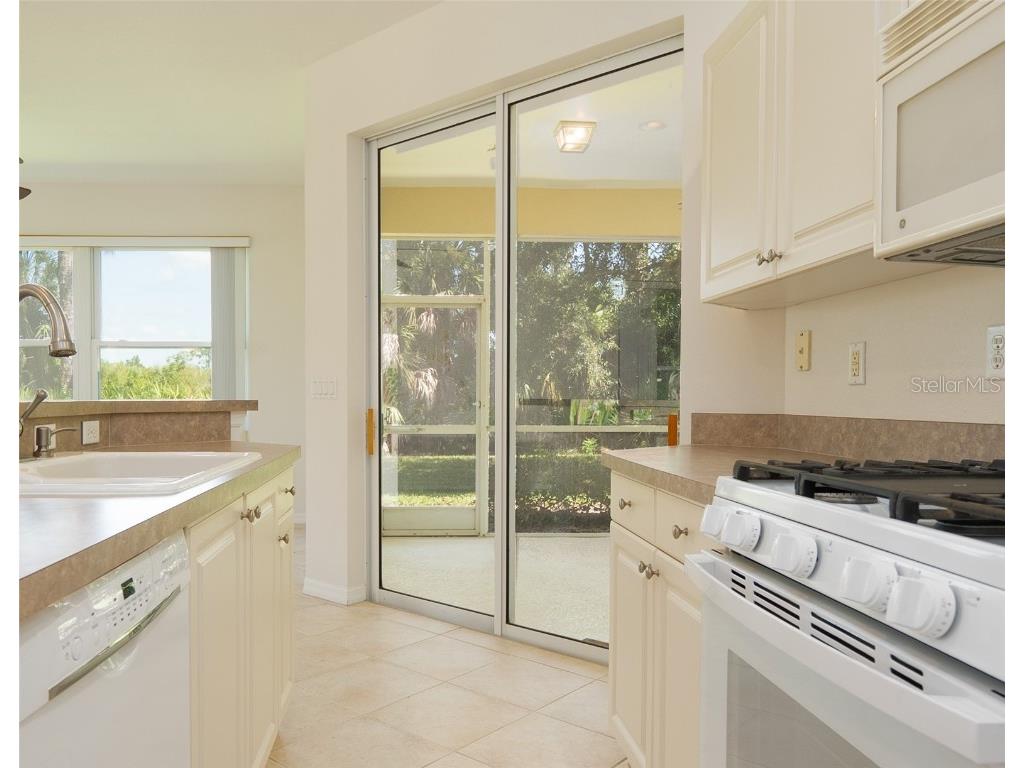 2462 Magnolia Circle North Port FL 34289 A4663656 image9